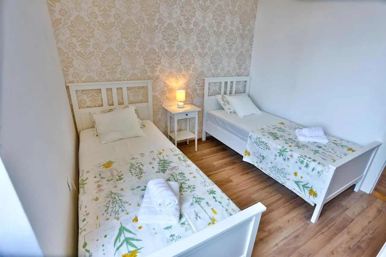 Mana2 Apartment Split Centre